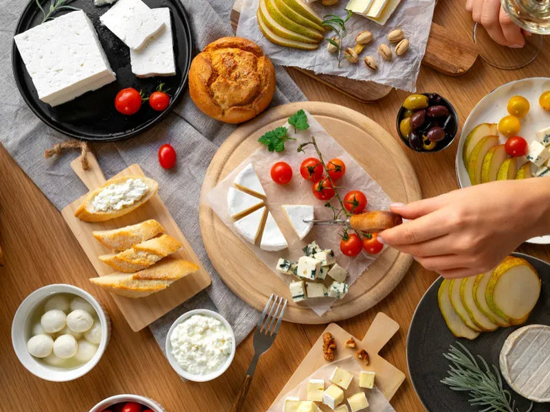 Tips for Arranging a Cheese and Charcuterie Platter